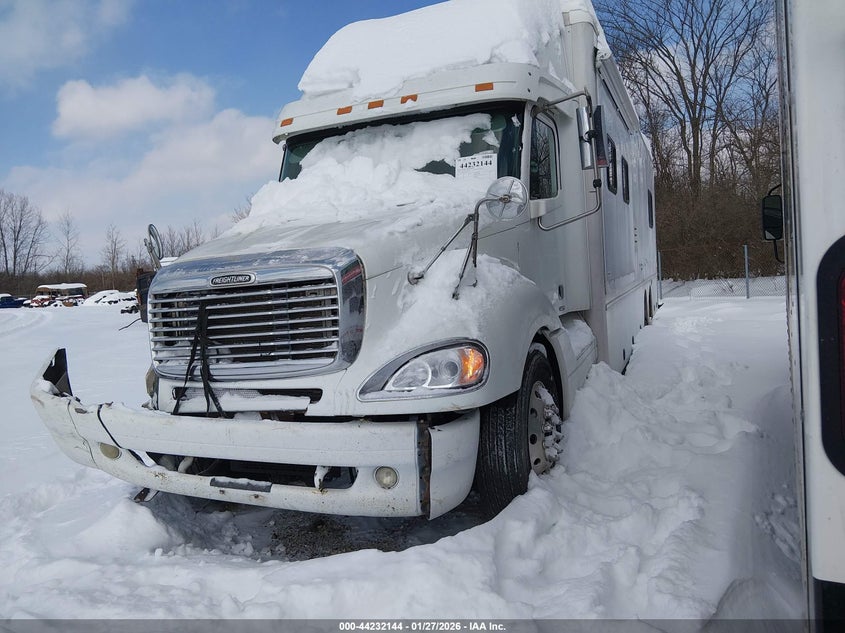 2002 Freightliner Conventional Columbia