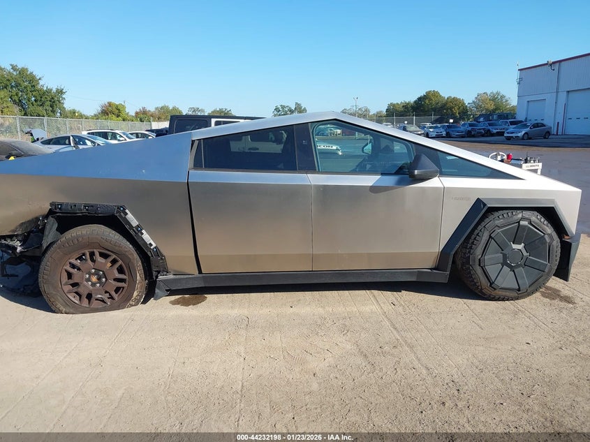 2024 Tesla Cybertruck VIN: 7G2CEHEDXRA035498 Lot: 44232198