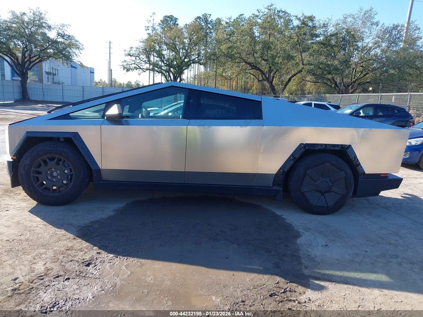2024 Tesla Cybertruck VIN: 7G2CEHEDXRA035498 Lot: 44232198