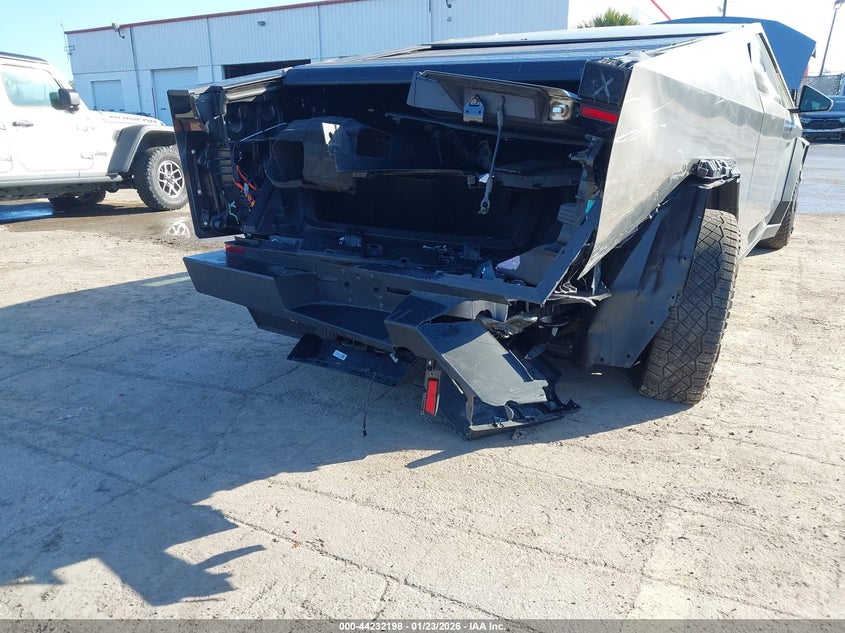 2024 Tesla Cybertruck VIN: 7G2CEHEDXRA035498 Lot: 44232198