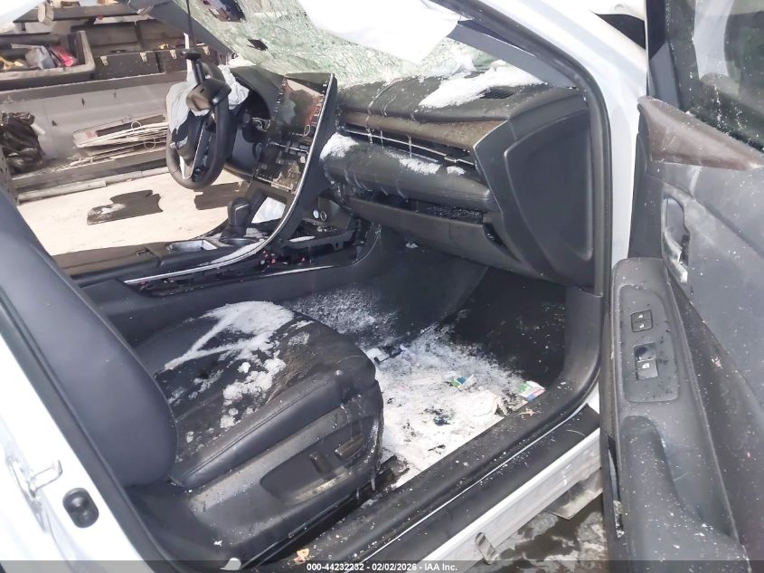 2022 Toyota Avalon Xle Hybrid