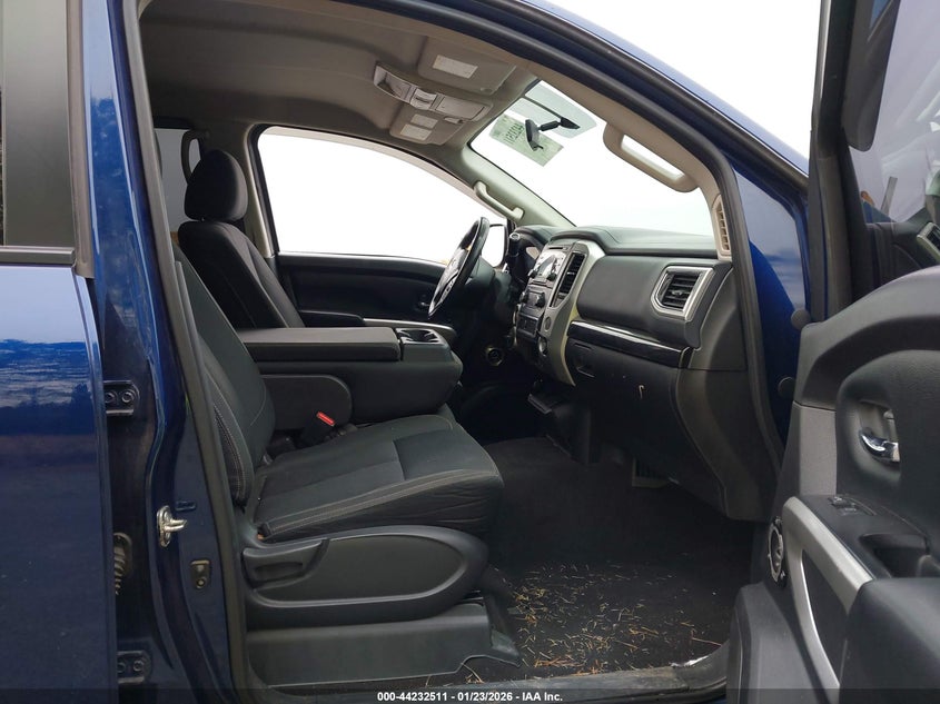 2018 Nissan Titan Sv