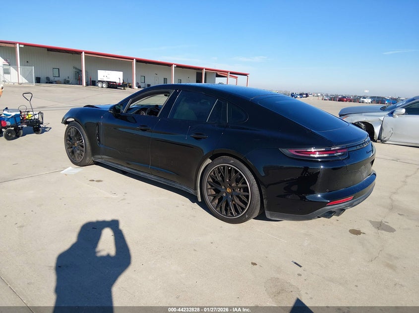 2018 Porsche Panamera 4