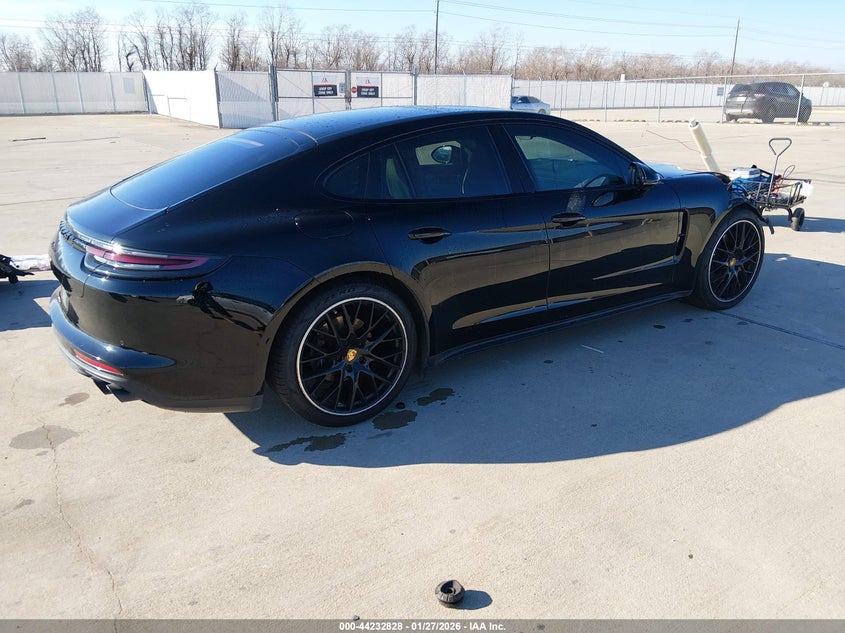 2018 Porsche Panamera 4
