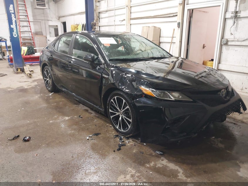 2020 Toyota Camry Hybrid Se