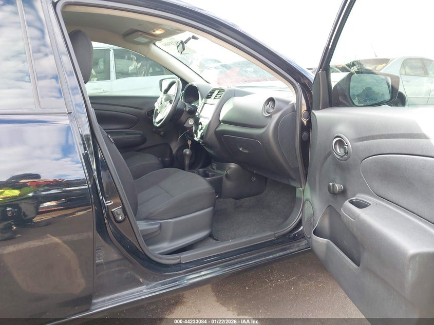 2019 Nissan Versa 1.6 S+