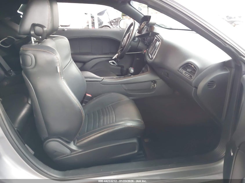 2016 Dodge Challenger 392 Hemi Scat Pack Shaker