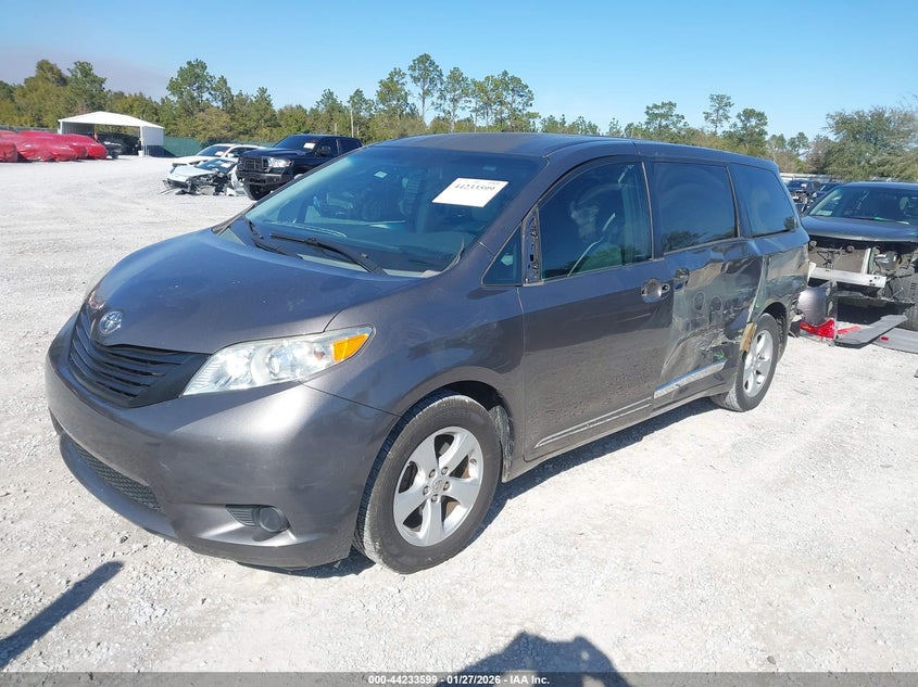 2014 Toyota Sienna L V6 7 Passenger
