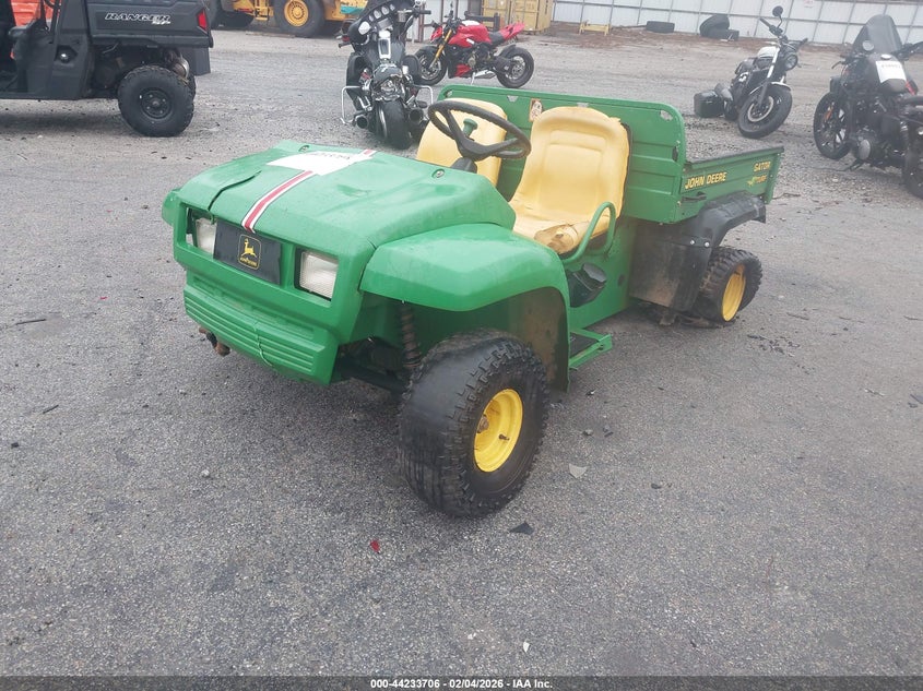 2000 JOHN DEERE GATOR auction photo 2