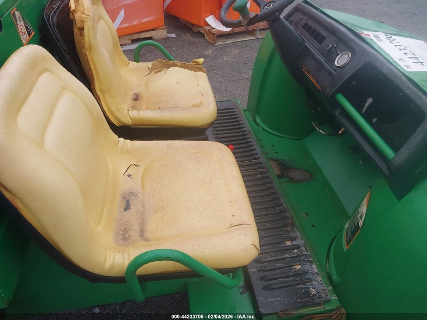 2000 JOHN DEERE GATOR auction photo 5