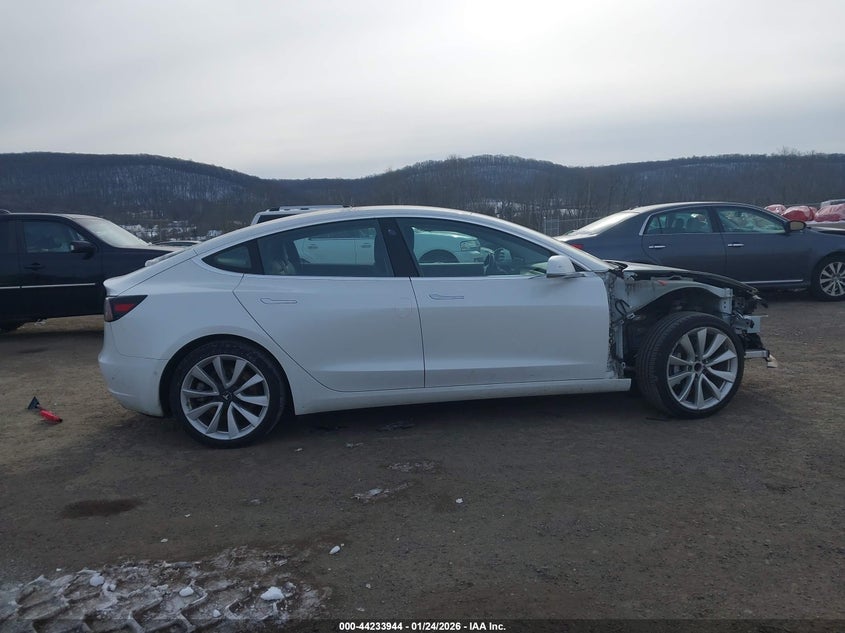2018 Tesla Model 3 Long Range/Mid Range VIN: 5YJ3E1EA5JF033455 Lot: 44233944