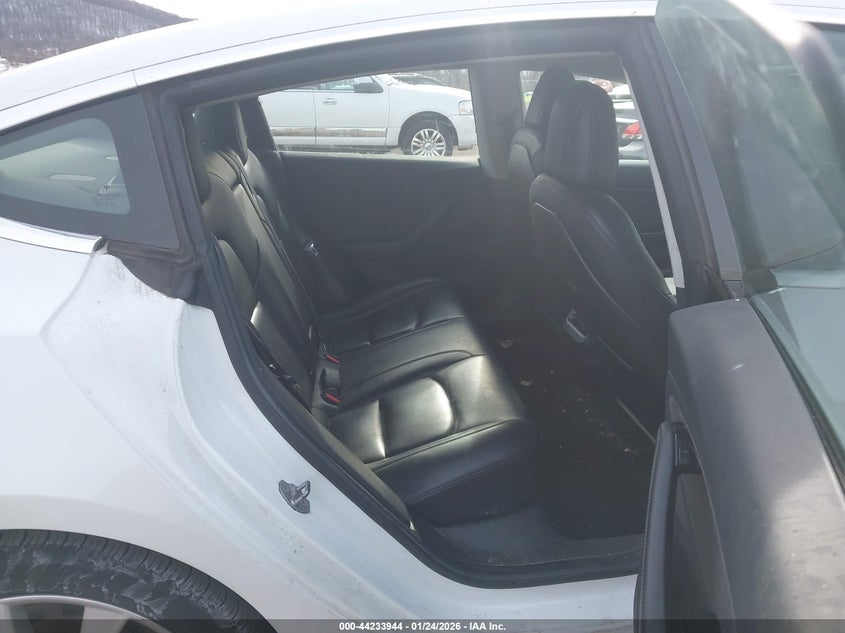 2018 Tesla Model 3 Long Range/Mid Range VIN: 5YJ3E1EA5JF033455 Lot: 44233944