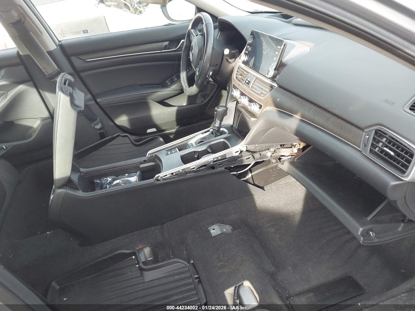 VIN 1HGCV1F92JA034710 2018 HONDA ACCORD TOURING