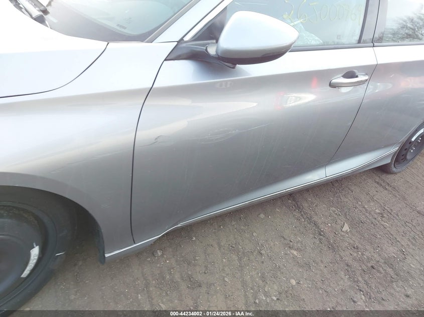 VIN 1HGCV1F92JA034710 2018 HONDA ACCORD TOURING