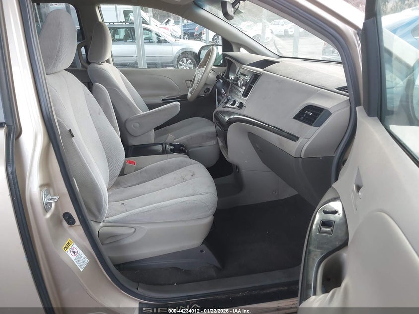 2011 Toyota Sienna Le V6