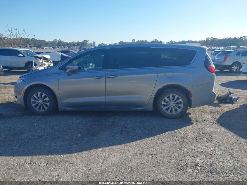 VIN 2C4RC1FG2JR115747 2018 CHRYSLER PACIFICA TOURING PLUS