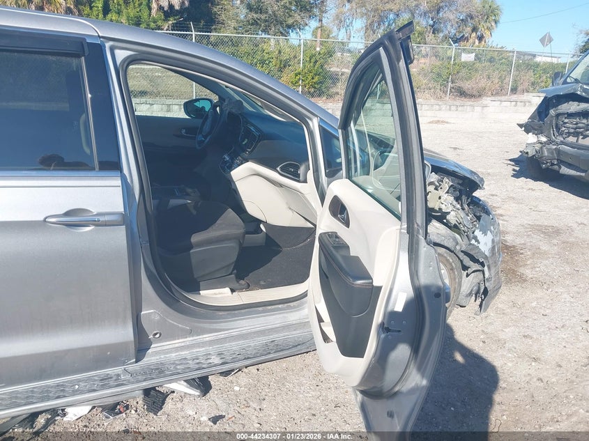 2018 Chrysler Pacifica Touring Plus