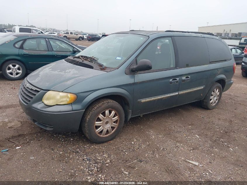 2005 Chrysler Town & Country Touring