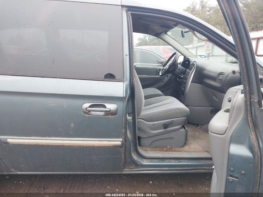 2005 Chrysler Town & Country Touring