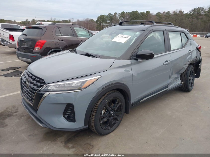 2022 Nissan Kicks Sr Xtronic Cvt