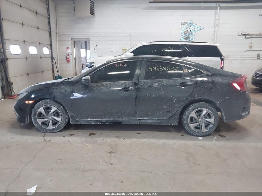 VIN 2HGFC2F64KH536605 2019 HONDA CIVIC LX