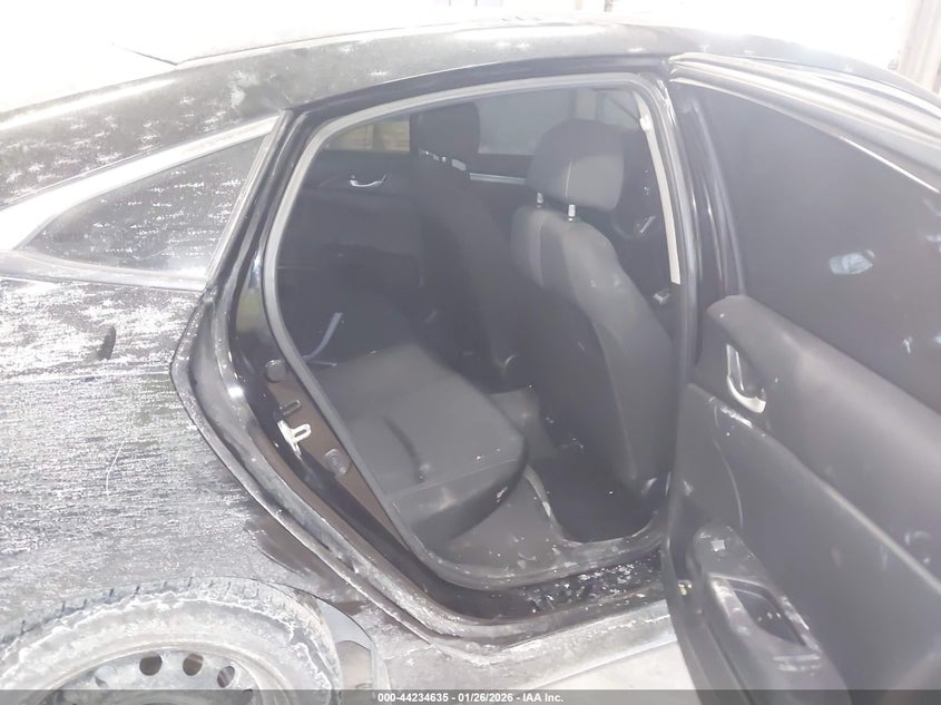 VIN 2HGFC2F64KH536605 2019 HONDA CIVIC LX