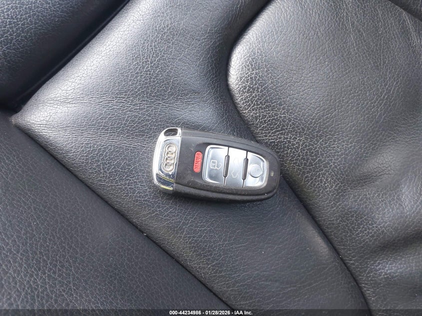 WAUFFAFL5CN014433 2012 Audi A4 2.0 2.0T Premium white