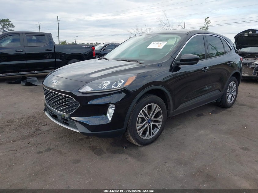 2022 Ford Escape Sel