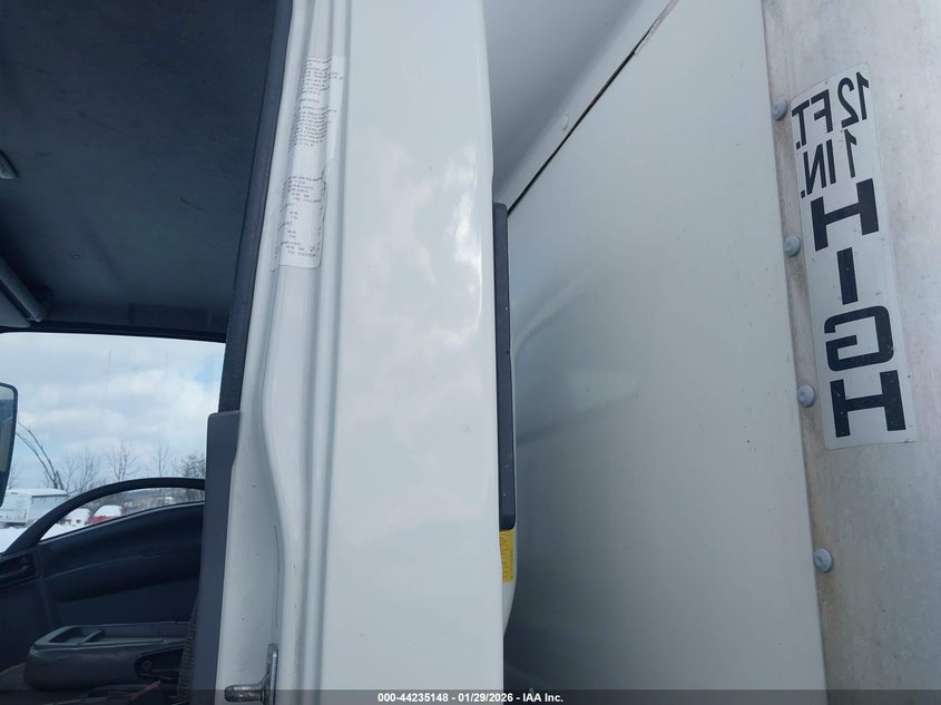 2020 ISUZU NPR HD auction photo 6