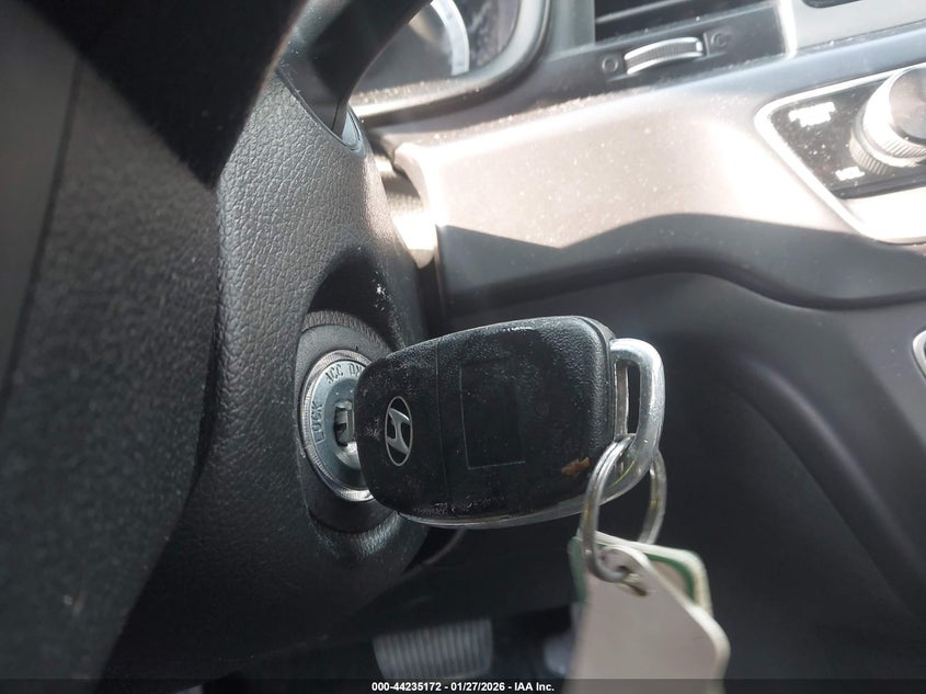 VIN 5NPE24AF5KH761297 2019 HYUNDAI SONATA SE