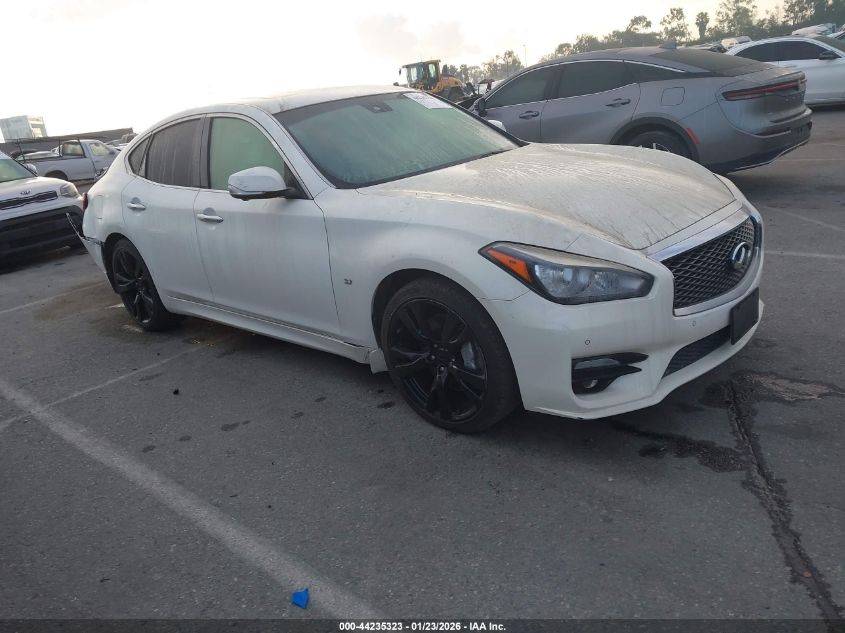 2015 Infiniti Q70