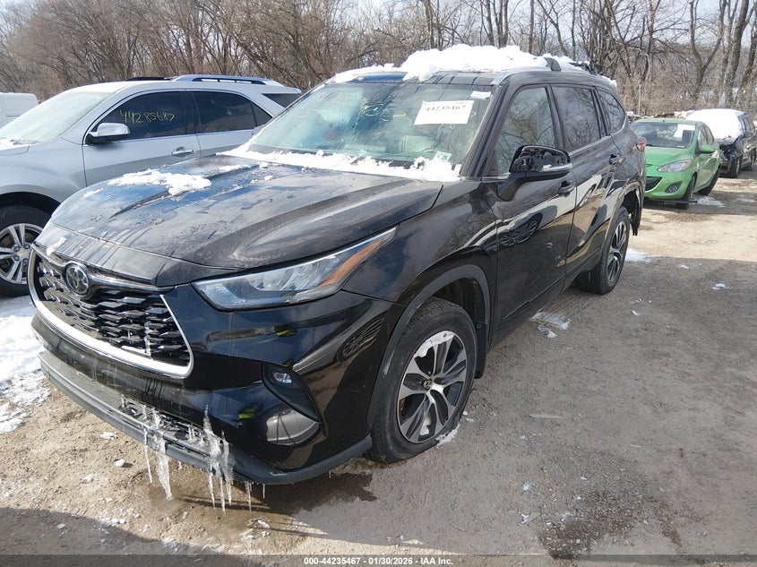 VIN 5TDGZRBH0LS008564 2020 TOYOTA HIGHLANDER XLE