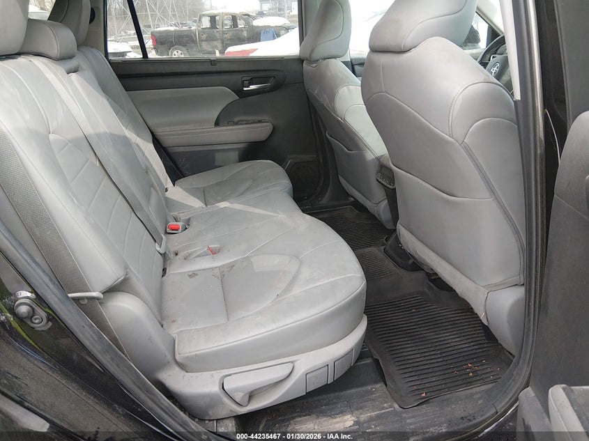 VIN 5TDGZRBH0LS008564 2020 TOYOTA HIGHLANDER XLE