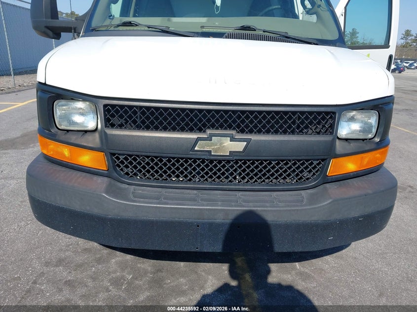 2016 Chevrolet Express Cutaway 4500 white Lot 111044235592 Vin 1GB6GUCG2G1150318
