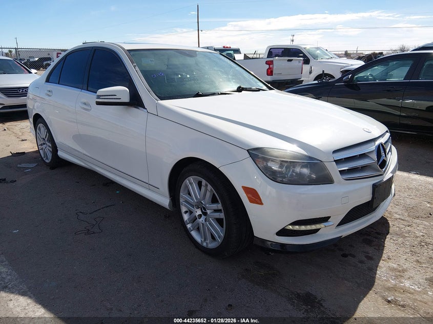 2011 Mercedes-Benz C 300 Luxury 4Matic/Sport 4Matic