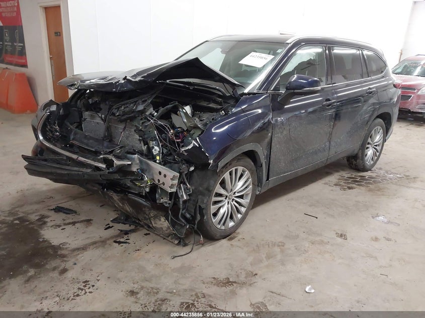 2023 Toyota Highlander Platinum