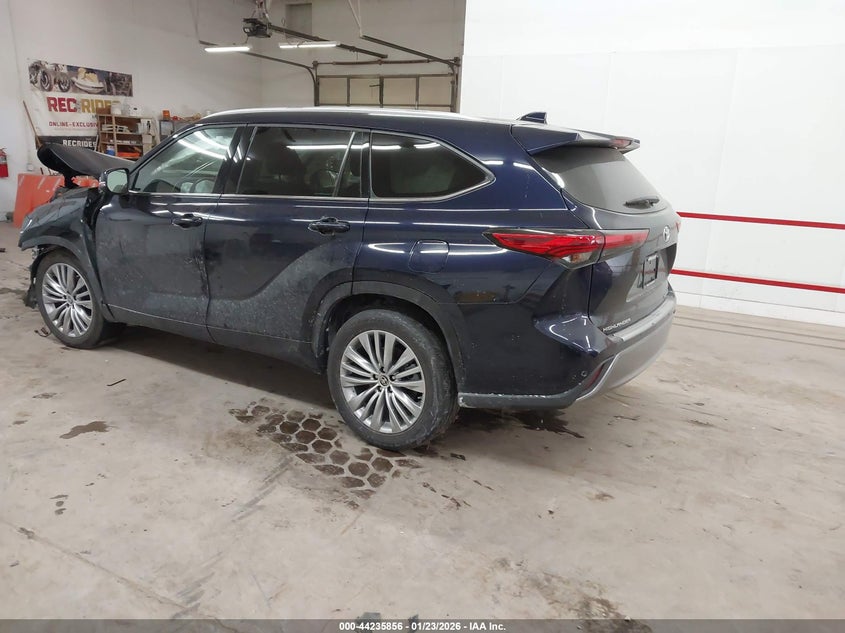 2023 Toyota Highlander Platinum