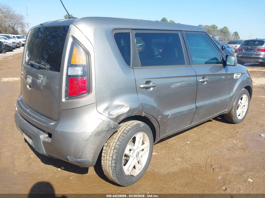 2011 Kia Soul +