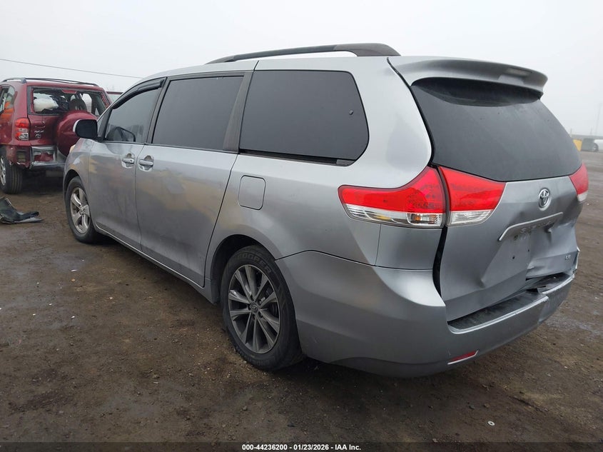 2011 Toyota Sienna Le V6