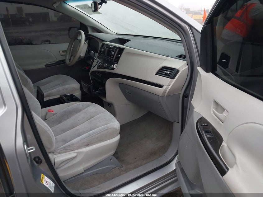 2011 Toyota Sienna Le V6