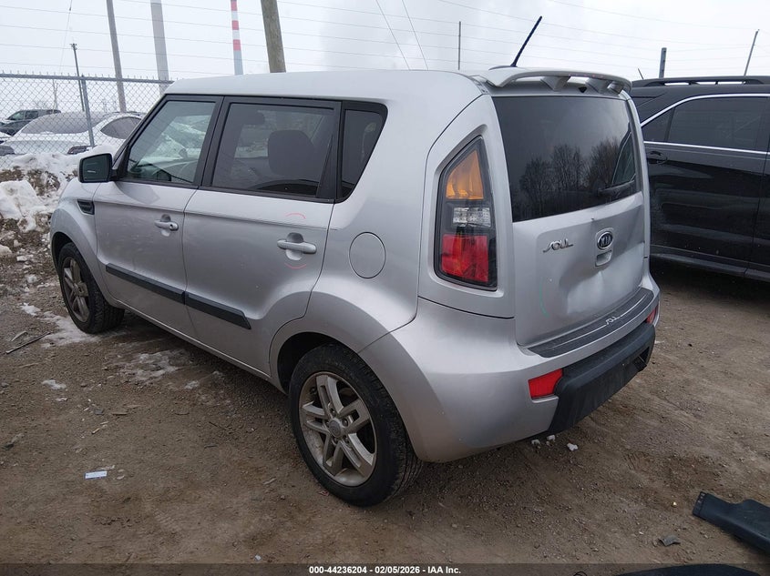 2011 Kia Soul +