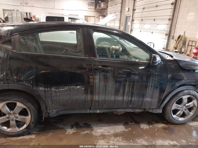 VIN 3CZRU6H3XLM714663 2020 HONDA HR-V AWD LX