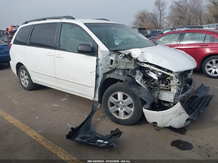 2005 Toyota Sienna Le