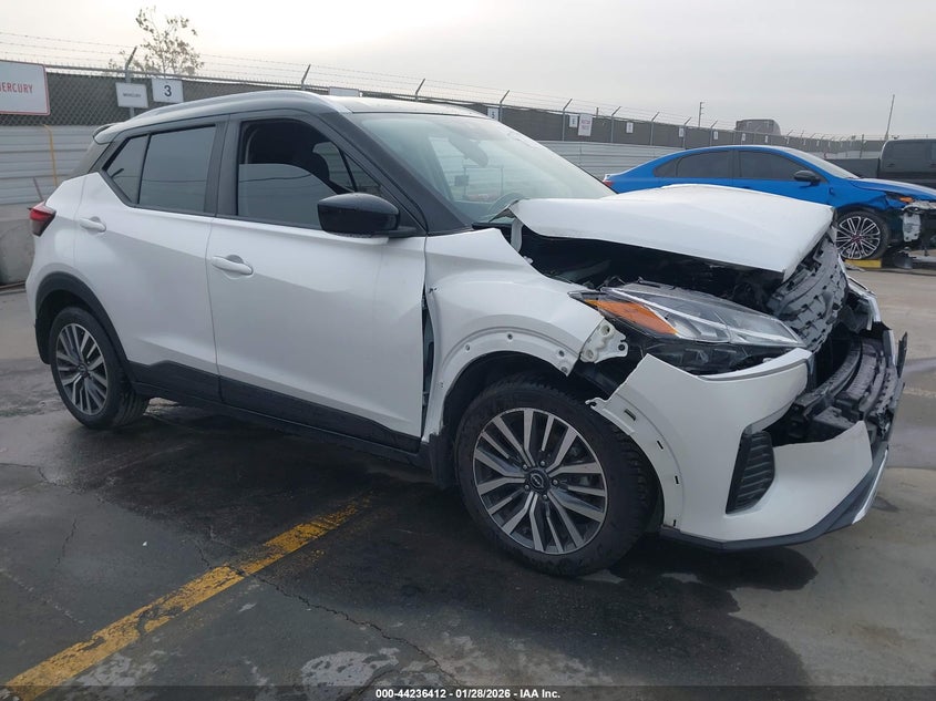 2022 Nissan Kicks Sv Xtronic Cvt