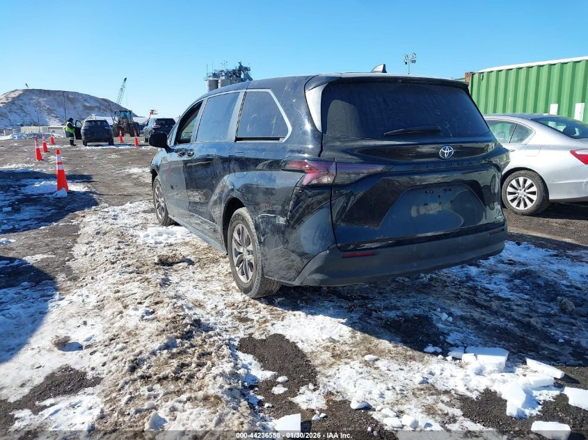 2023 Toyota Sienna Le