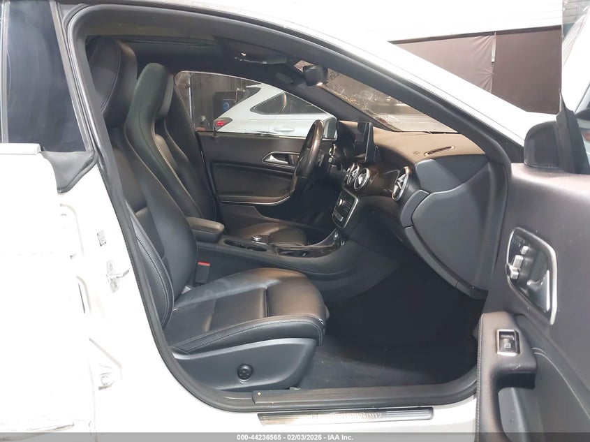 2018 MERCEDES-BENZ CLA 250 auction photo 5