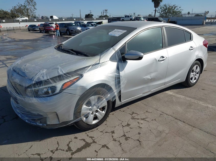 Vin: 3kpfl4a74je196053, lot: 44732737, kia forte lx 20182