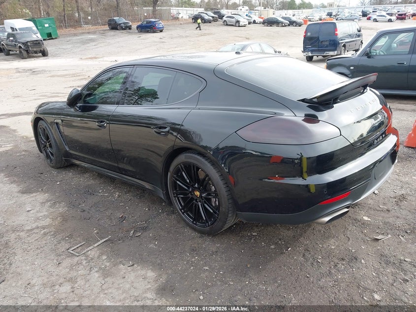 2016 Porsche Panamera 4