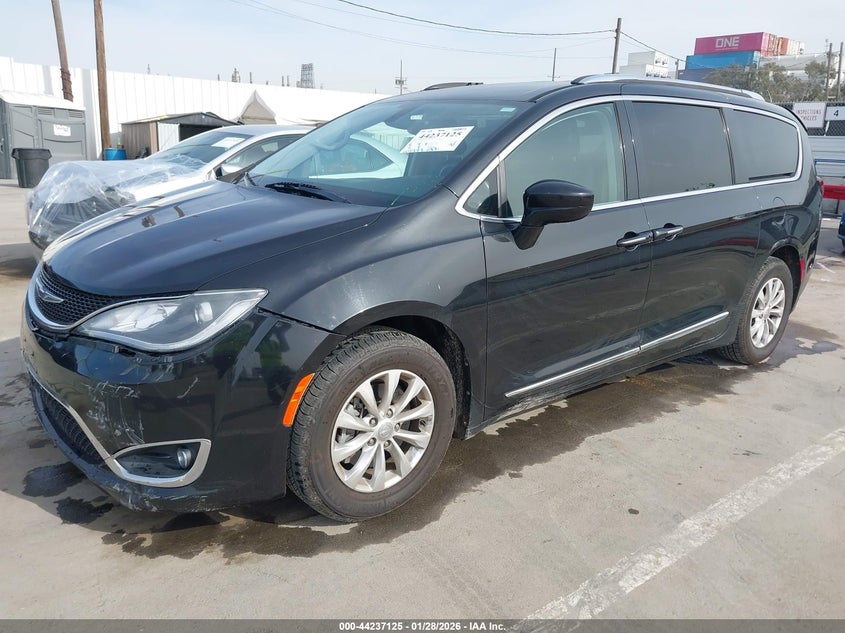 Vin: 2c4rc1bg2kr592749, lot: 44733196, chrysler pacifica touring l 20192