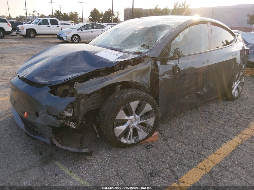 2022 Tesla Model Y Long Range Dual Motor All-Wheel Drive